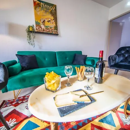 Thermal A 2 Min -le 1909- 8 Pers- Parking Chez Julie Apartamento