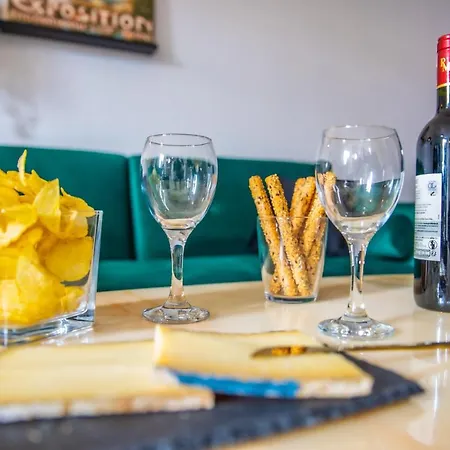 Thermal A 2 Min -le 1909- 8 Pers- Parking Chez Julie *