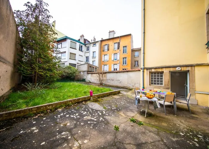 Thermal A 2 Min -le 1909- 8 Pers- Parking Chez Julie * 낭시